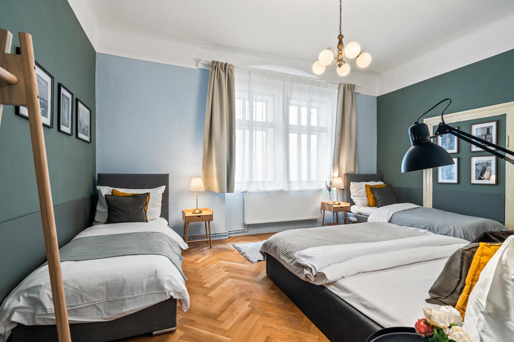 Charles Bridge Historical Apts By Michal&Friends Prague Luaran gambar