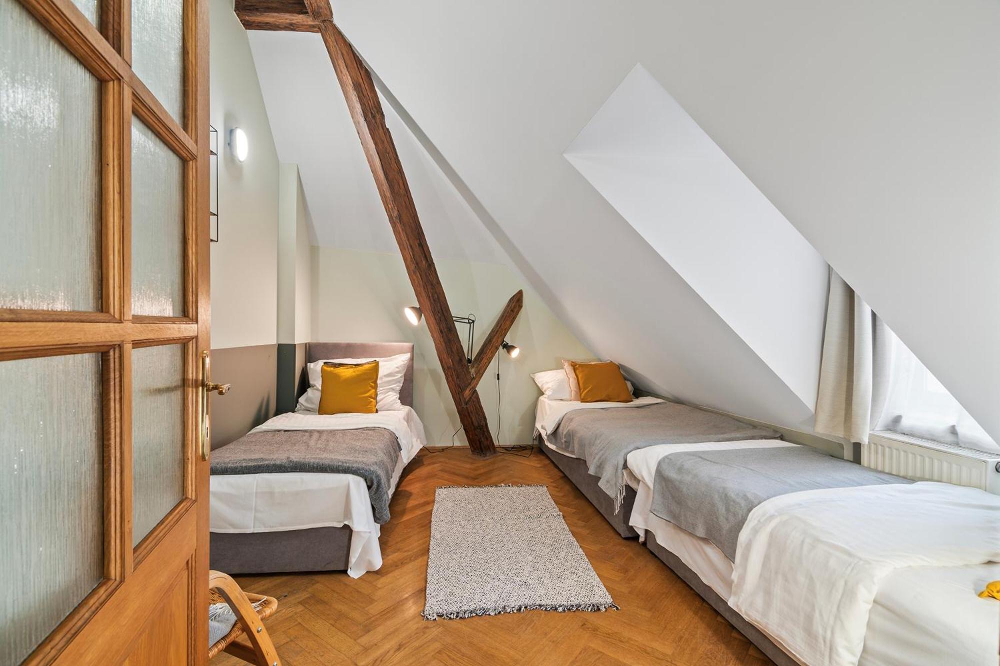 Charles Bridge Historical Apts By Michal&Friends Prague Luaran gambar