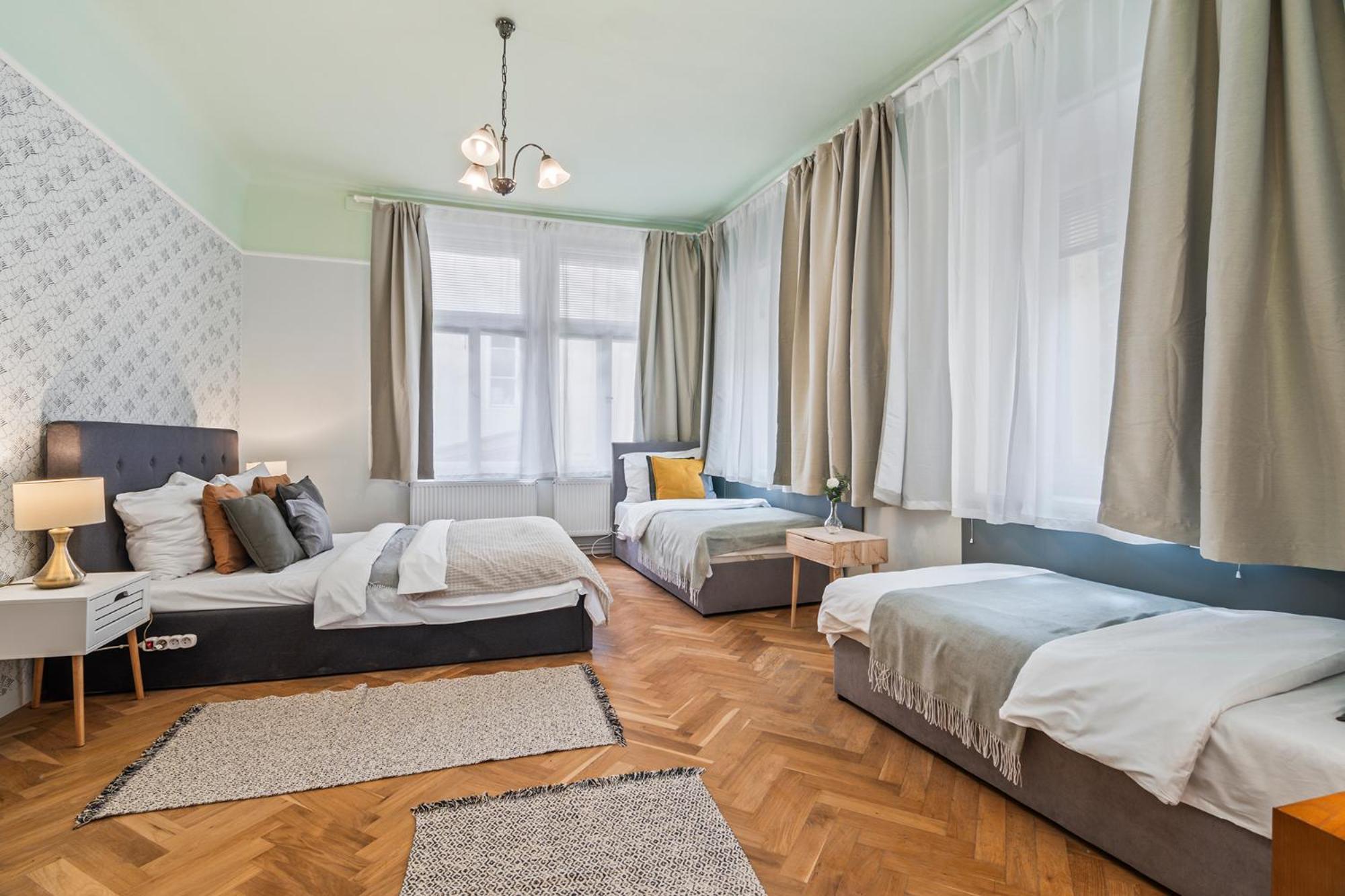 Charles Bridge Historical Apts By Michal&Friends Prague Luaran gambar