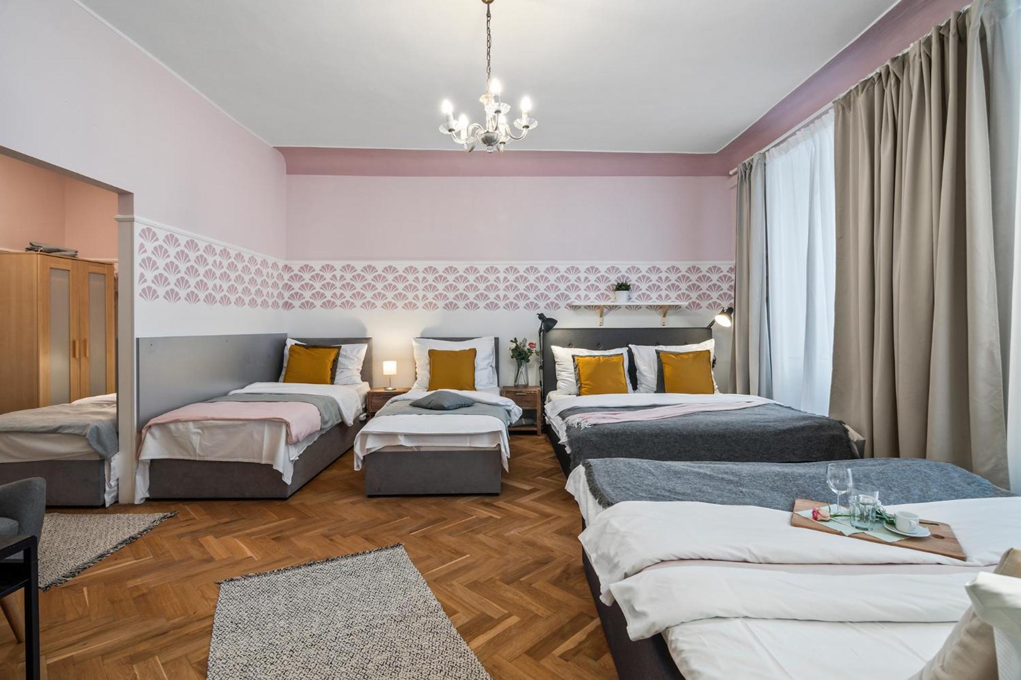 Charles Bridge Historical Apts By Michal&Friends Prague Luaran gambar