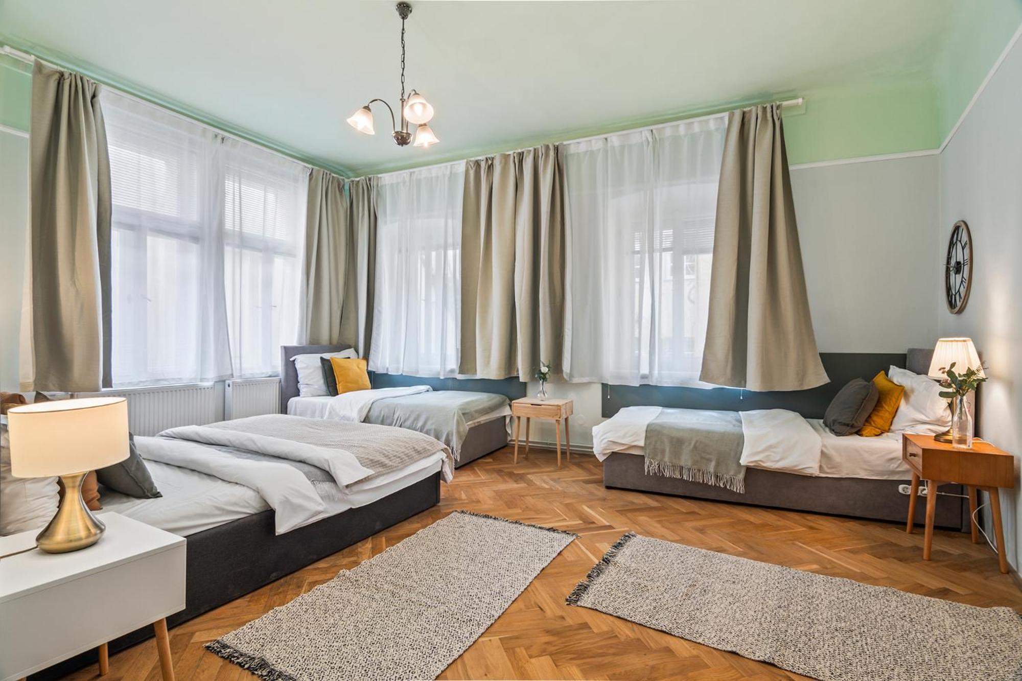 Charles Bridge Historical Apts By Michal&Friends Prague Luaran gambar